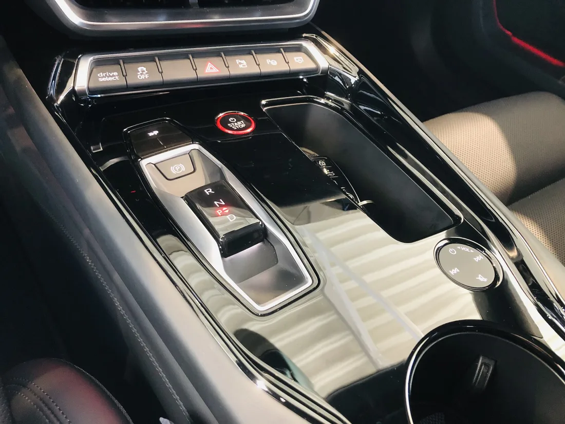 Audi e-tron GT interior