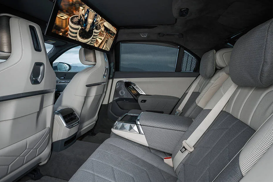 BMW i7 interior