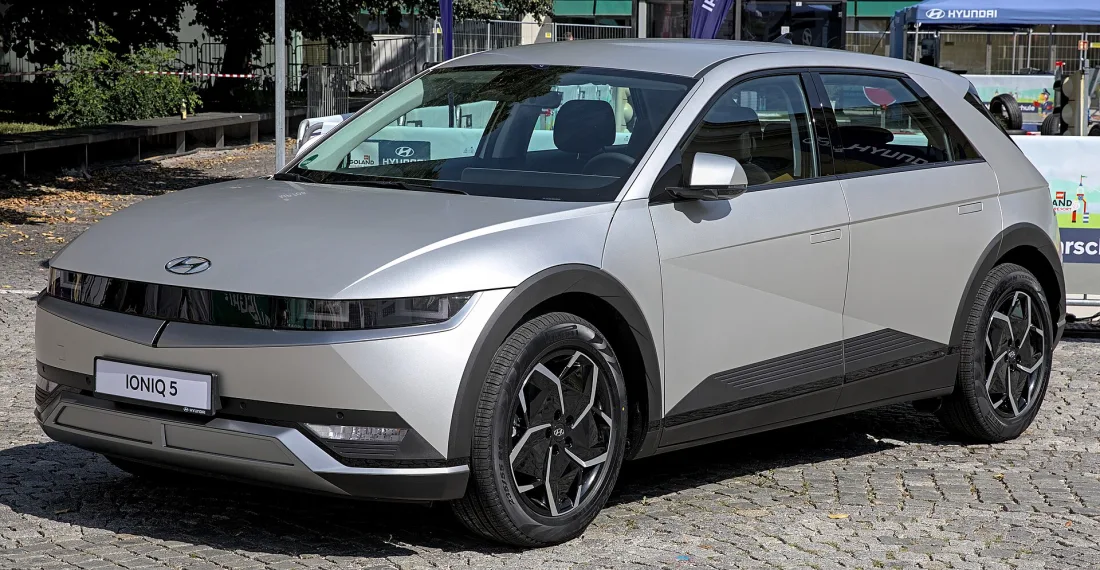 Hyundai Ioniq 5 N side