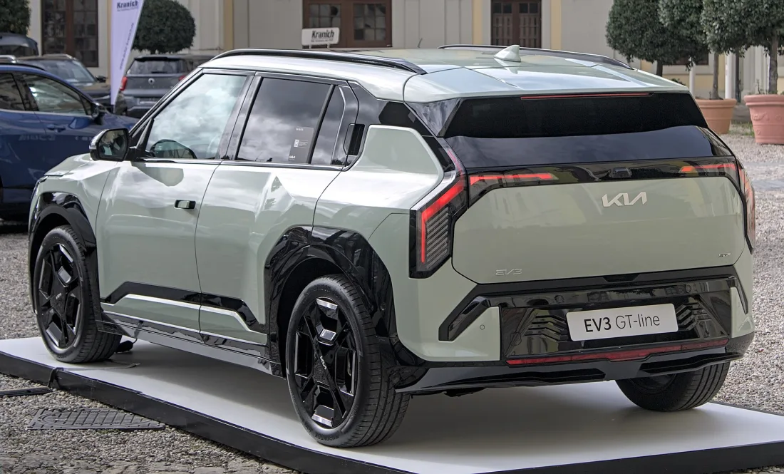 Kia EV3 side