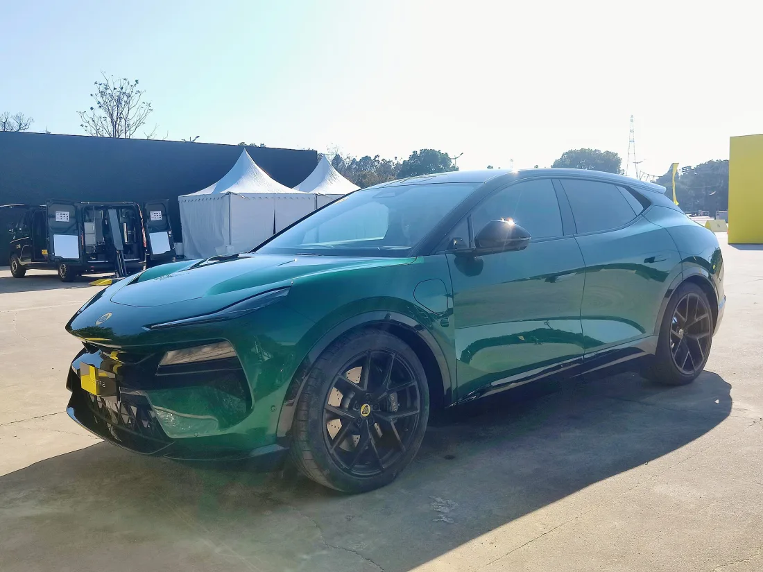 Lotus Eletre side
