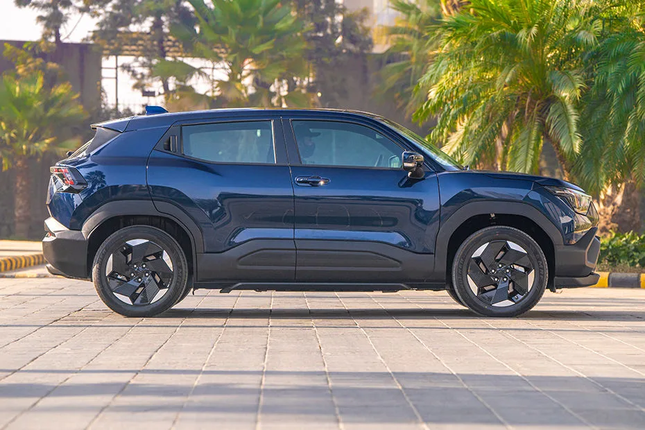 Maruti Suzuki e Vitara side