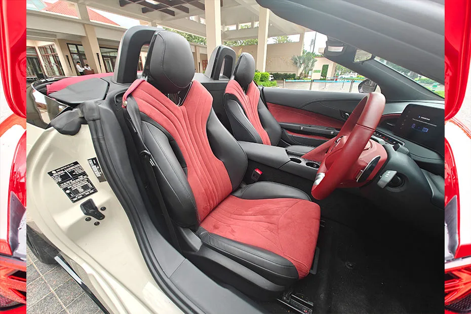MG Cyberster interior