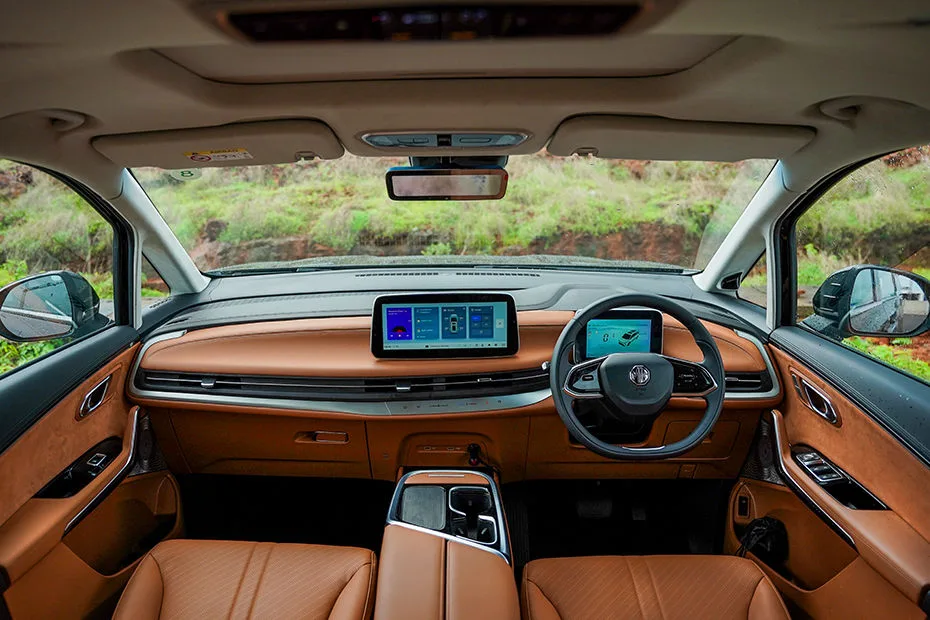 MG M9 dashboard