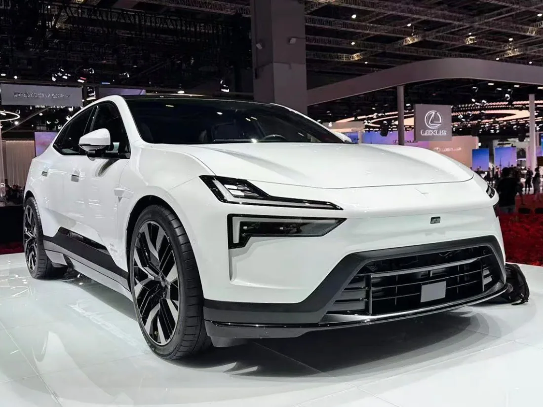 Polestar 4 side
