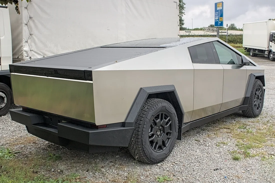 Tesla Cybertruck front