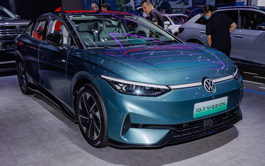 Volkswagen ID.7 side