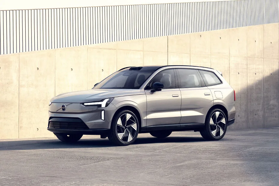 Volvo EX90 front